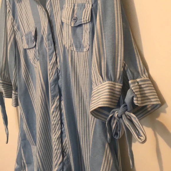 Button down blouse - Picture 3 of 4